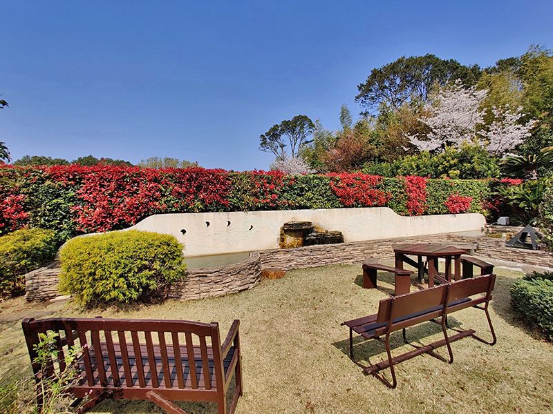 横浜聖地霊園　公園のような休憩スペース