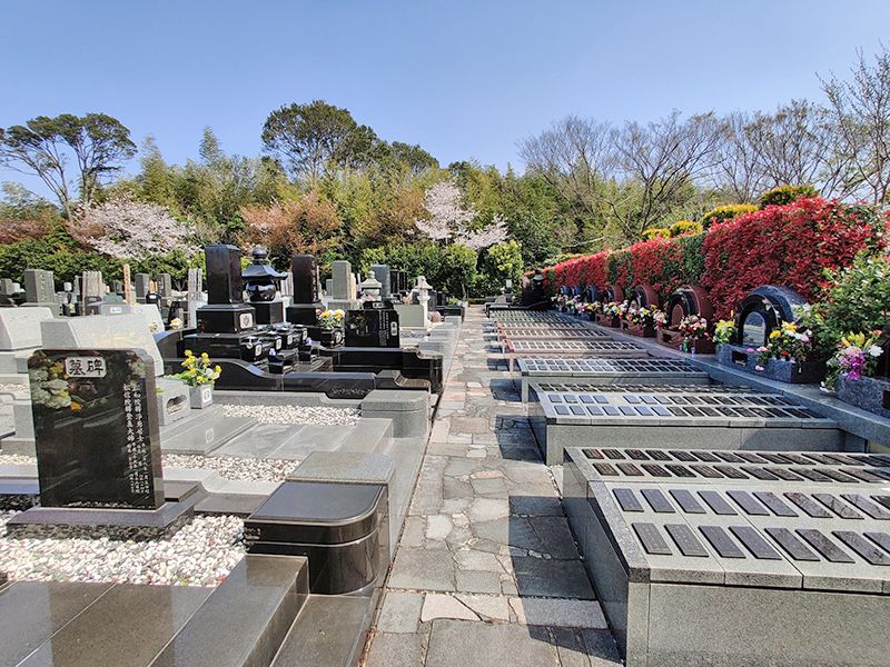 横浜聖地霊園　緑溢れる墓域