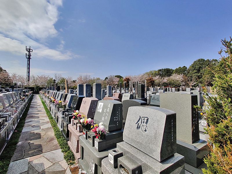 横浜聖地霊園　さえぎる建物がない開放的な墓域