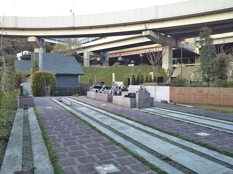 川口 永久の絆　園内墓所風景