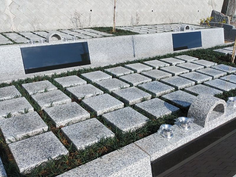 空と海 新・吉祥公園墓地　樹木葬「はなみずきの丘」