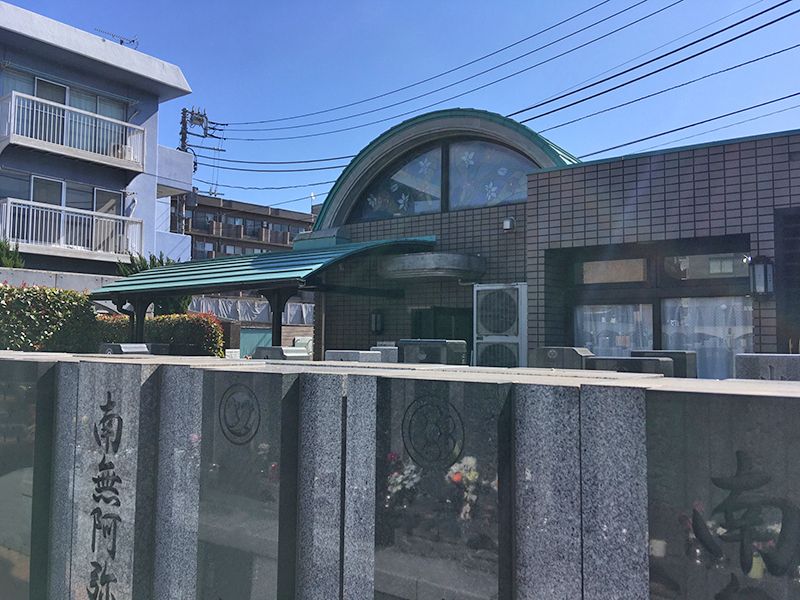 板橋向原浄苑　墓域からエントランスの風景