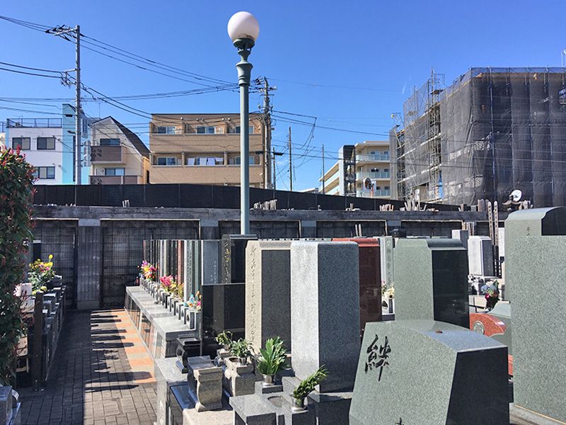 板橋向原浄苑　日当たりがよく明るい雰囲気の墓域
