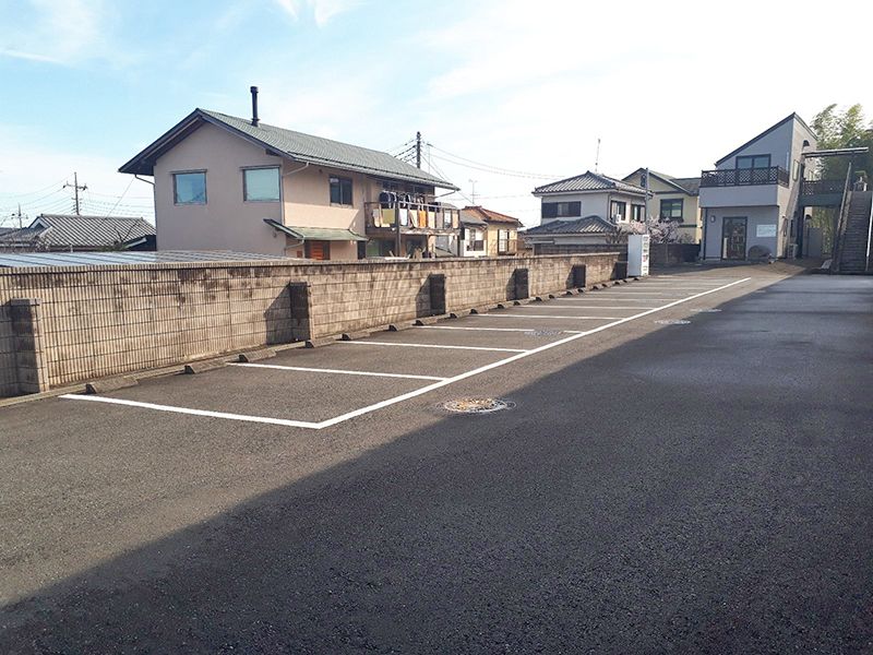 多摩の郷　平坦なバリアフリー駐車場