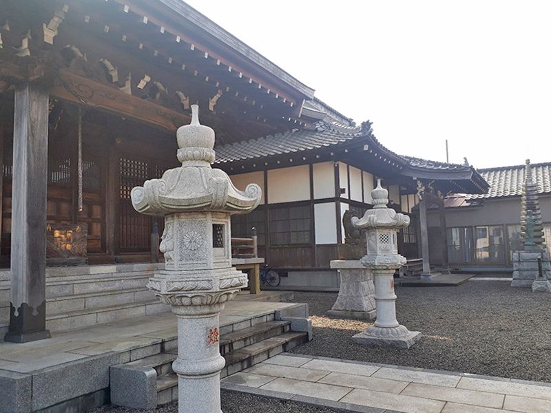 多摩の郷　お寺の外観