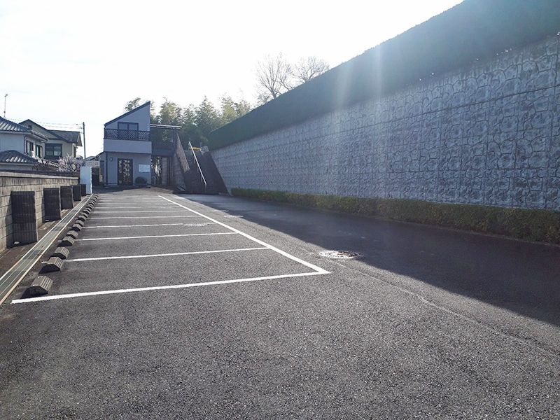 多摩の郷　広い駐車場