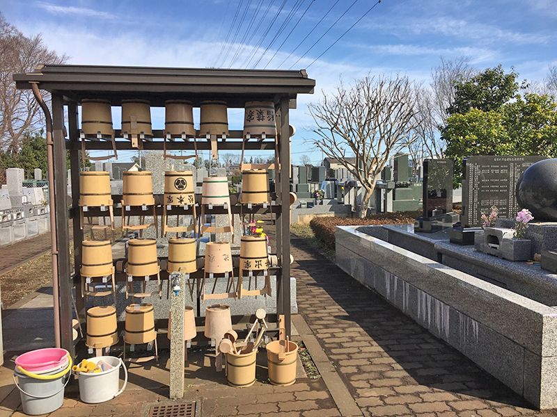 所沢欅聖地霊園　参拝用具置き場と水汲み場