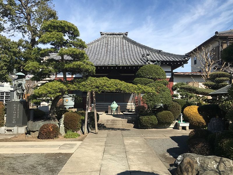 越谷樹木葬墓地　本堂外観
