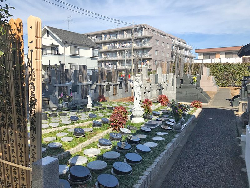 越谷樹木葬墓地　木漏れ日が温かい樹木葬