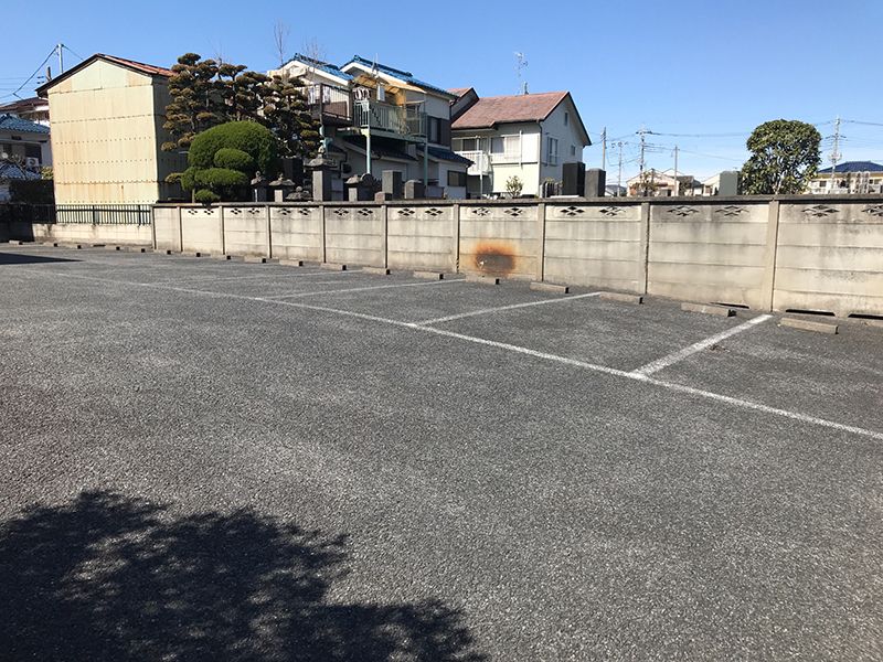 メモリアルガーデン新里　広い駐車場