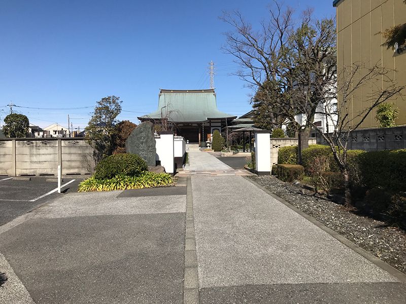 メモリアルガーデン新里　バリアフリー設計の入口