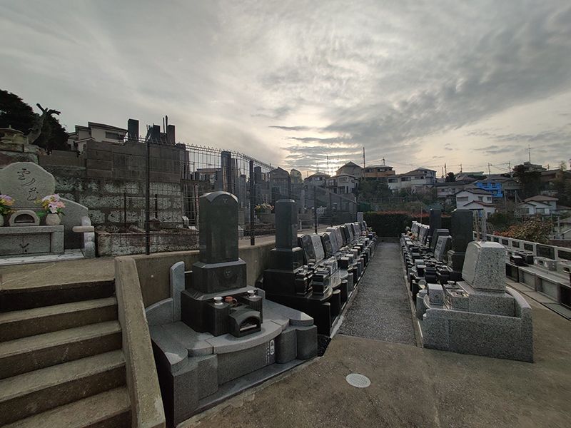 磯子の丘　見晴らしの良い墓域