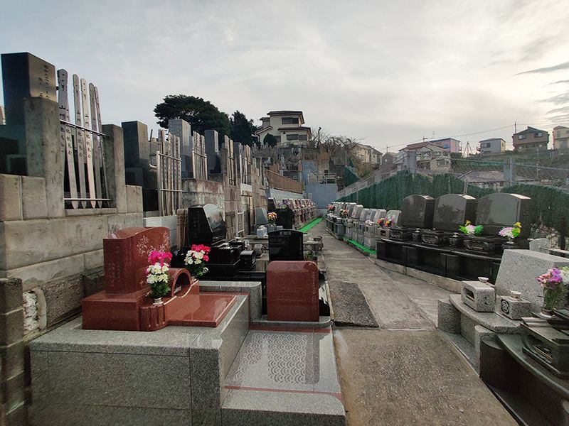 磯子の丘　日当たりの良い墓域