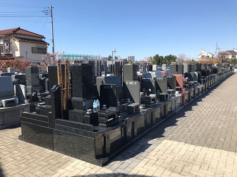 第二草加聖地霊園 毛長の里　丁寧に管理された墓域