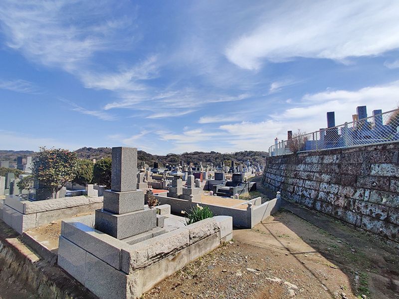 材木座霊園　日当たりがよく眺めの良い墓域