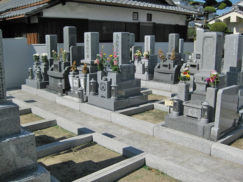 専稱寺墓所