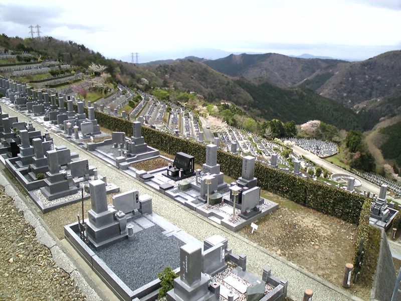 大阪北摂霊園　上空から見た園内