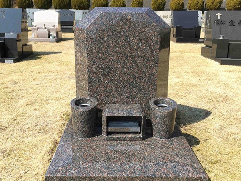 大阪北摂霊園　洋型墓石