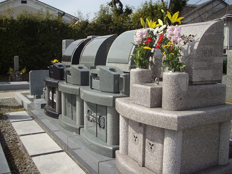 佛日寺境内墓地