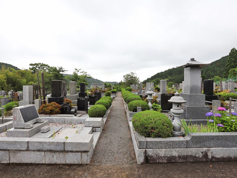 福寿霊園　開放感のある墓域