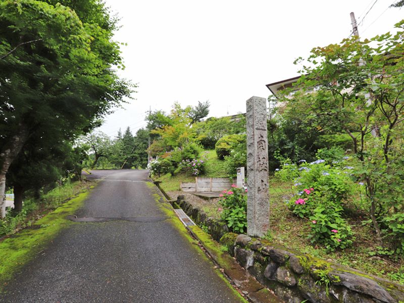 福寿霊園　園内への入り口