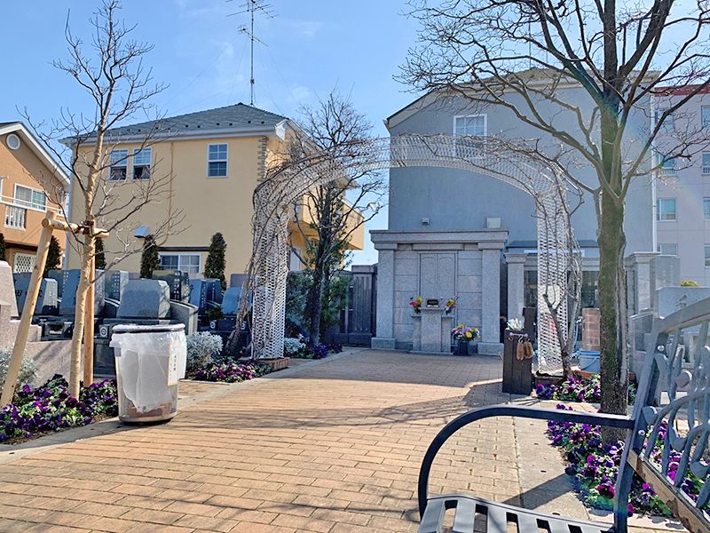 小平メモリアルガーデン ガーデニング型樹木葬「フラワージュ」　周囲は閑静な住宅街