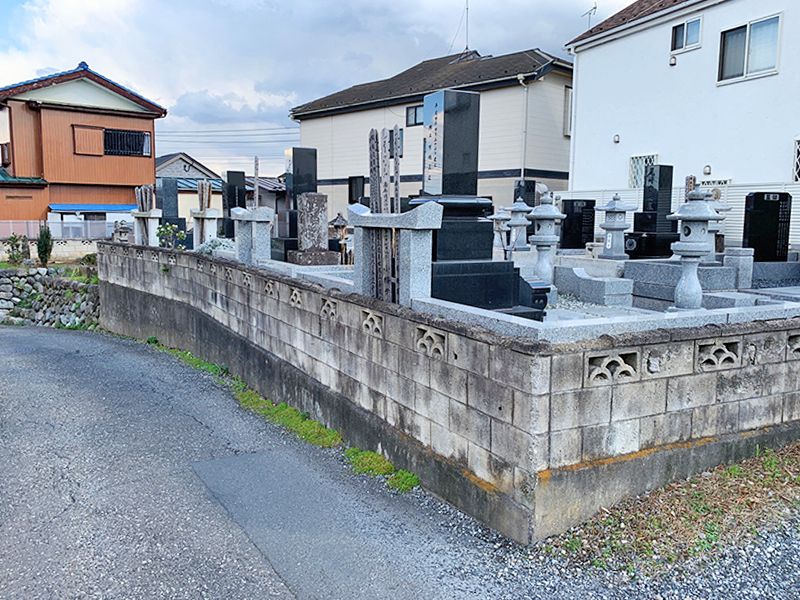 ひまわり墓苑　区画ごとに分けられた墓域