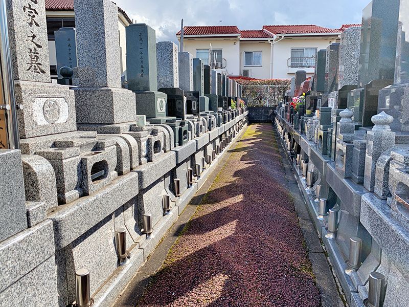 ひまわり墓苑　バリアフリー参道