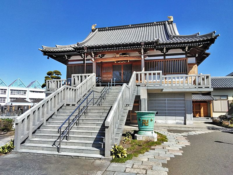 川口樹木葬墓地　本堂外観