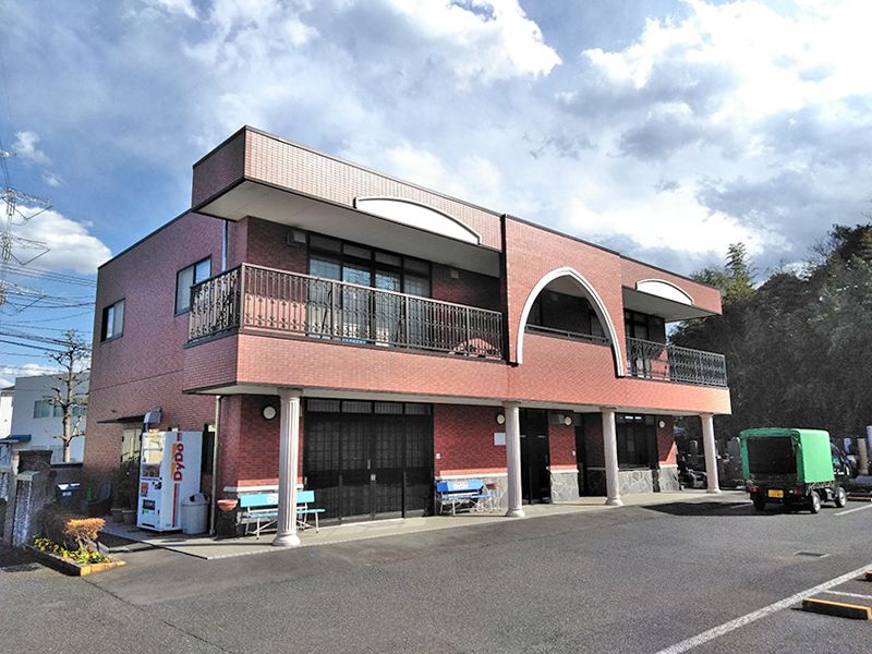 メモリアルガーデン川口　園内にある管理棟