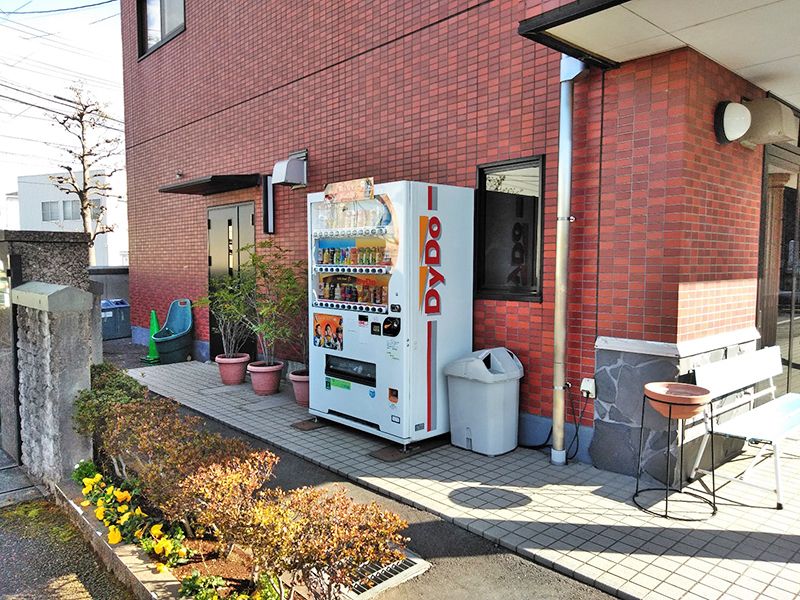 メモリアルガーデン川口　管理棟横にある自動販売機