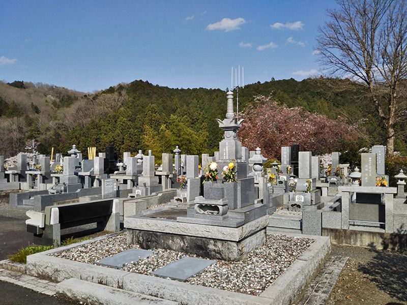 西武セミトリーパーク霊園　広い区画の墓地