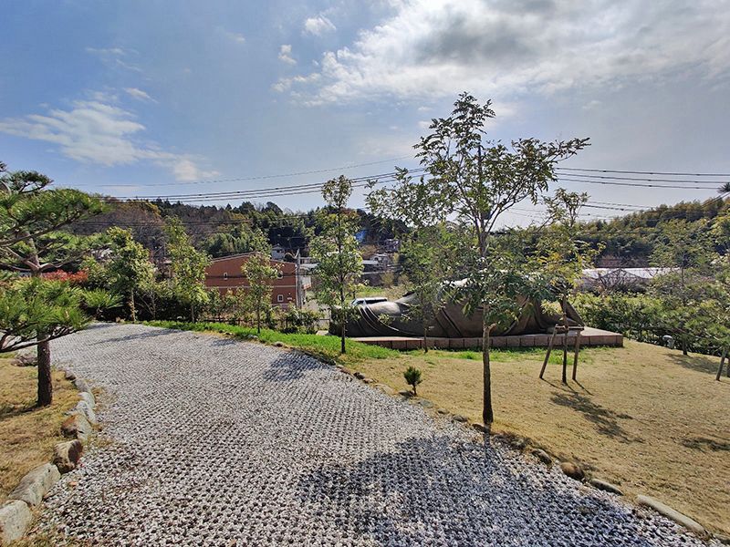 横浜三保浄苑　緑に囲まれた公園墓地