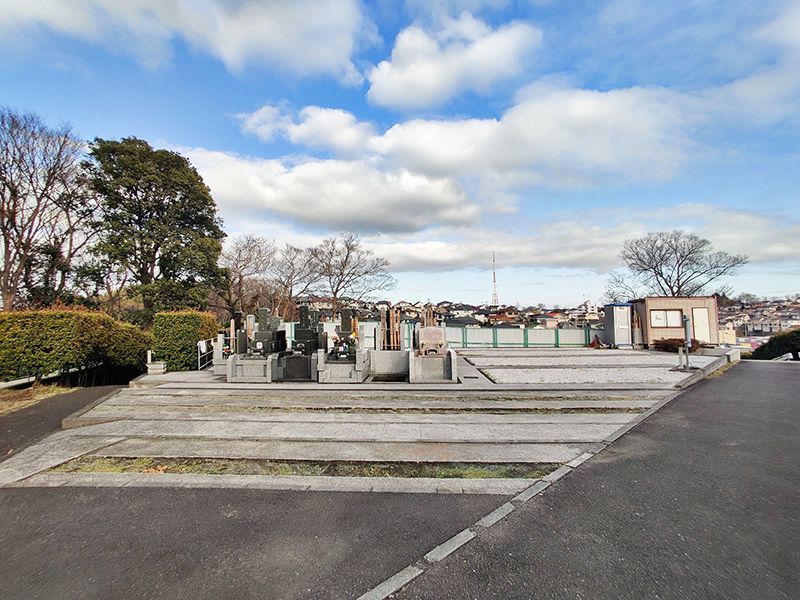 三ツ池の杜墓苑　広々とした苑内