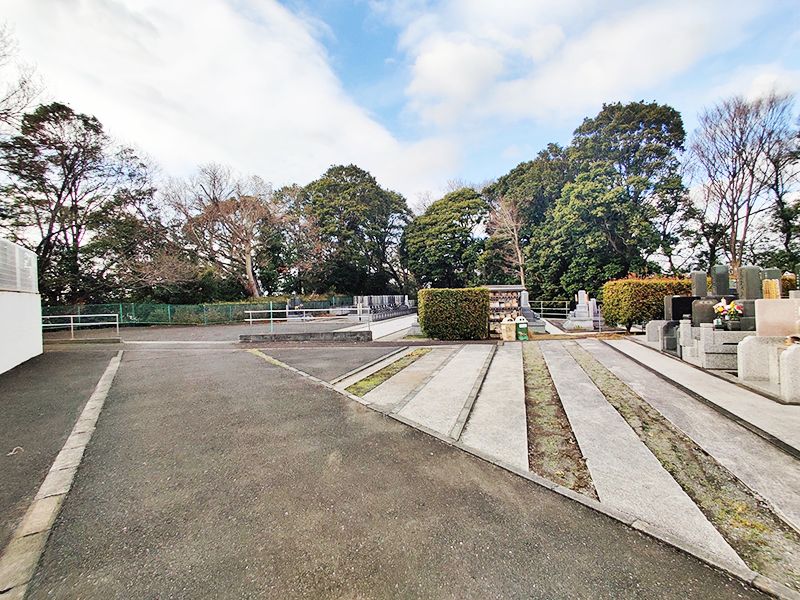 三ツ池の杜墓苑　苑内はバリアフリー設計