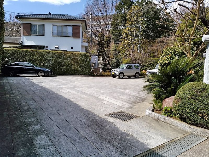 大倉山熊野霊園　平坦で停めやすい駐車場
