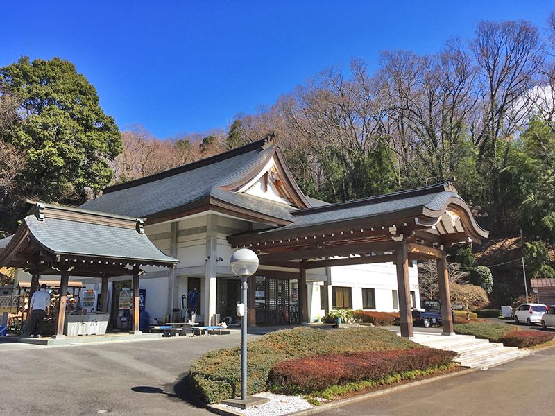 城山湖霊園　木々に囲まれた供養施設