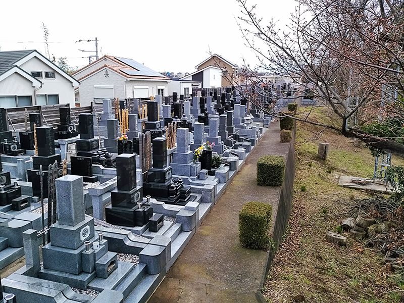 東林寺墓苑