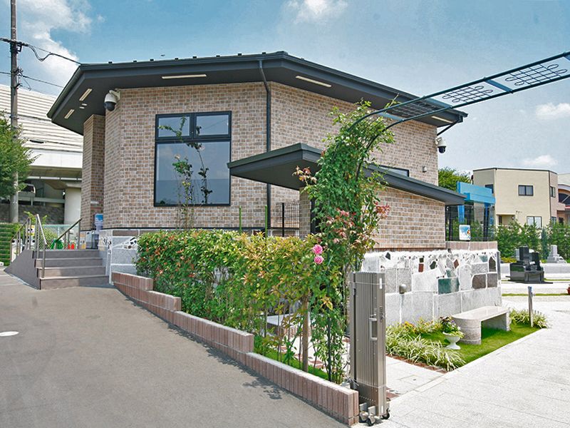 サンク川口霊園　管理事務棟