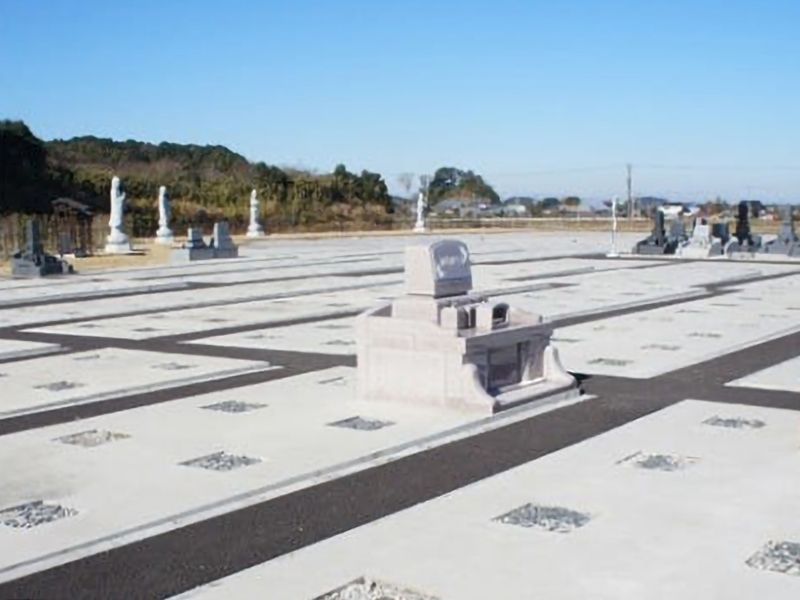 印旛十三仏霊園　自然に囲まれた園内