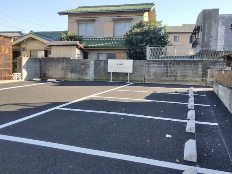 吉祥院 のうこつぼ　バリアフリーの駐車場