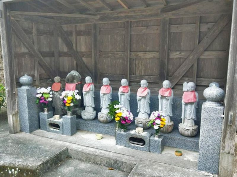 金剛寺 のうこつぼ