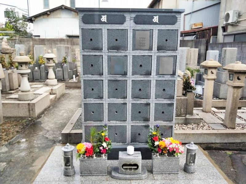 長寳寺 のうこつぼ