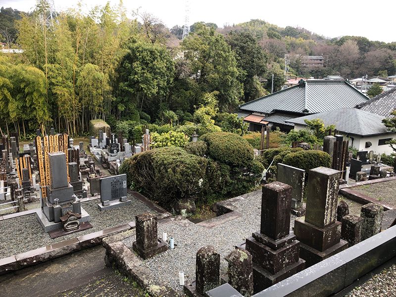 寳泉寺　緑ある墓域