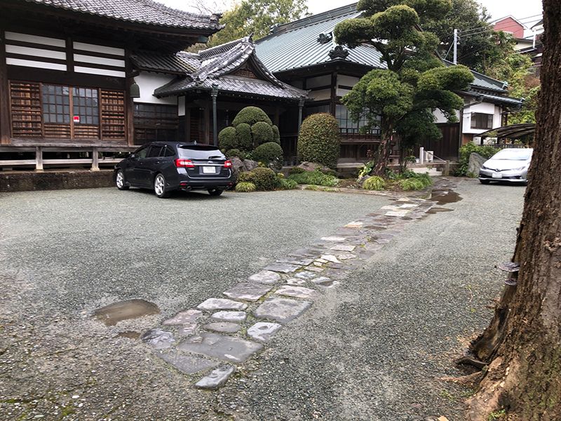 寳泉寺　駐車スペース