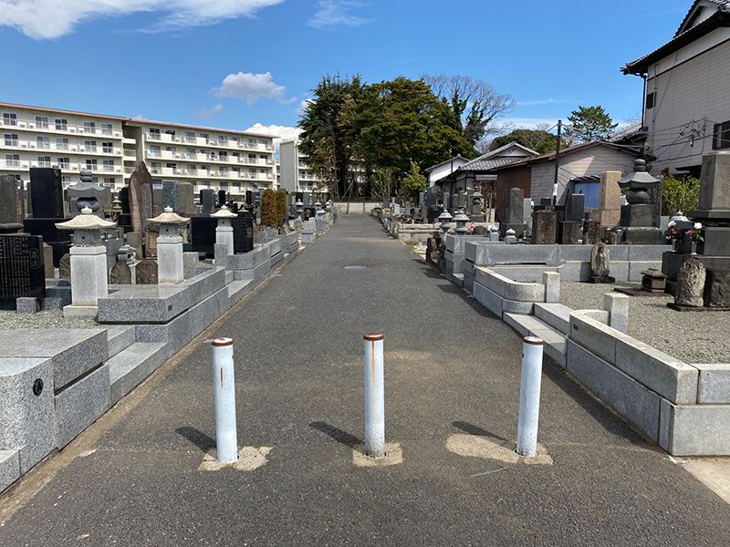 鵠沼共同墓地　車両侵入禁止