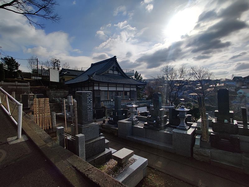 鶴見霊園　手入れが行き届いている墓苑