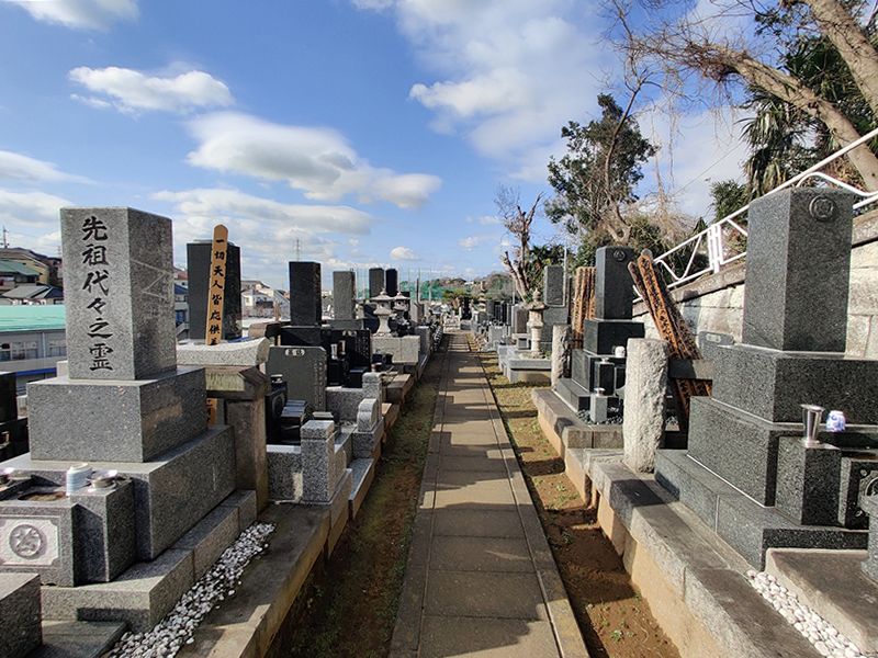 鶴見霊園　区画整備された墓域