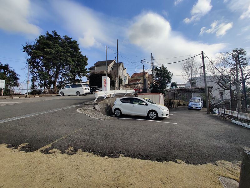 鶴見霊園　駐車スペース