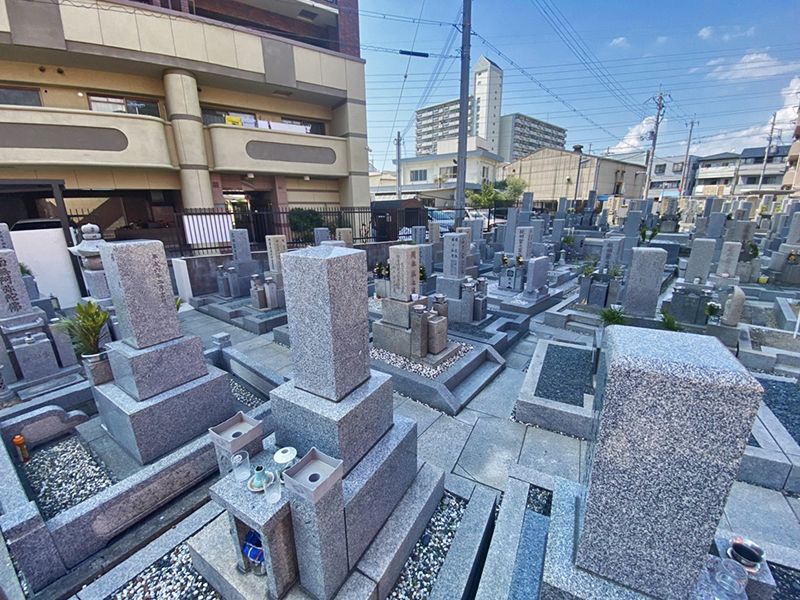 川辺共同墓地　整備された区画